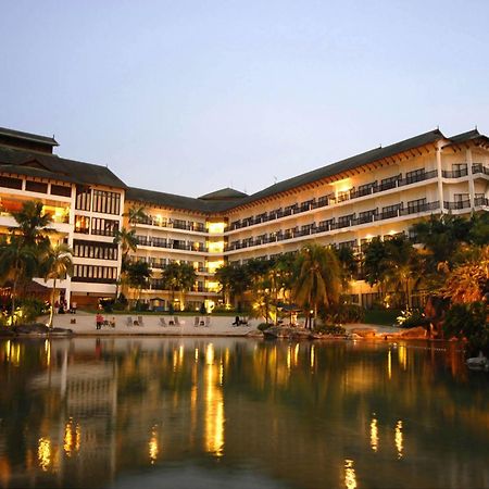 Mines Beach Resort Hotel Seri Kembangan Extérieur photo
