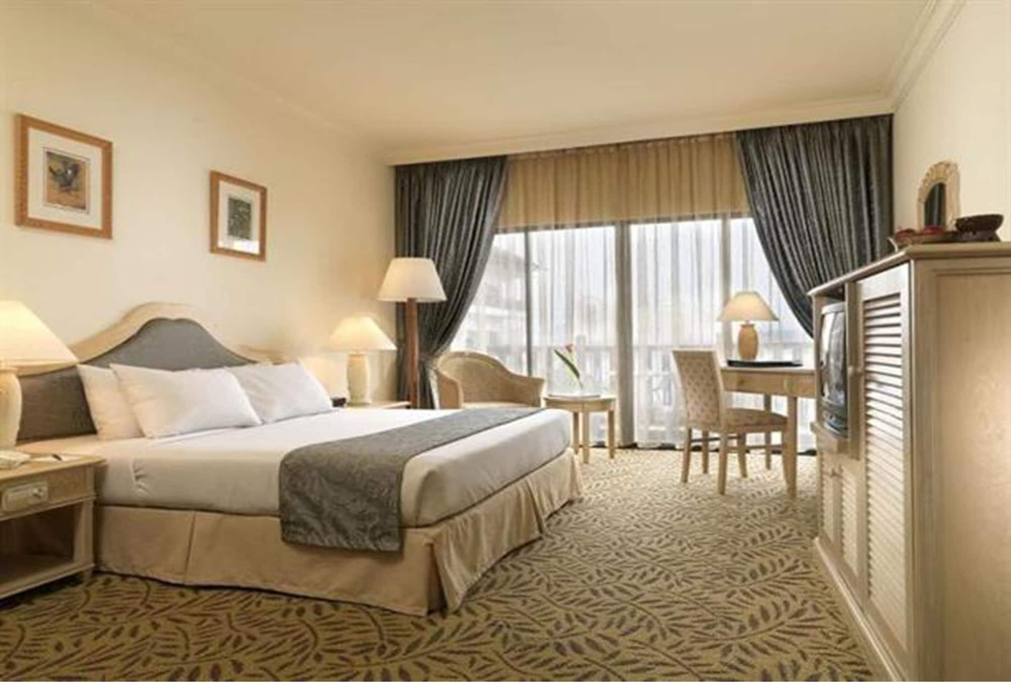 Mines Beach Resort Hotel Seri Kembangan Extérieur photo