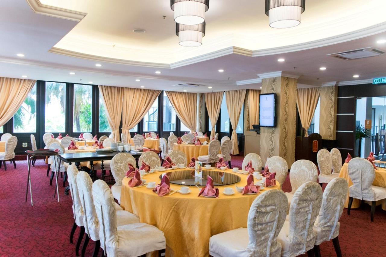 Mines Beach Resort Hotel Seri Kembangan Extérieur photo