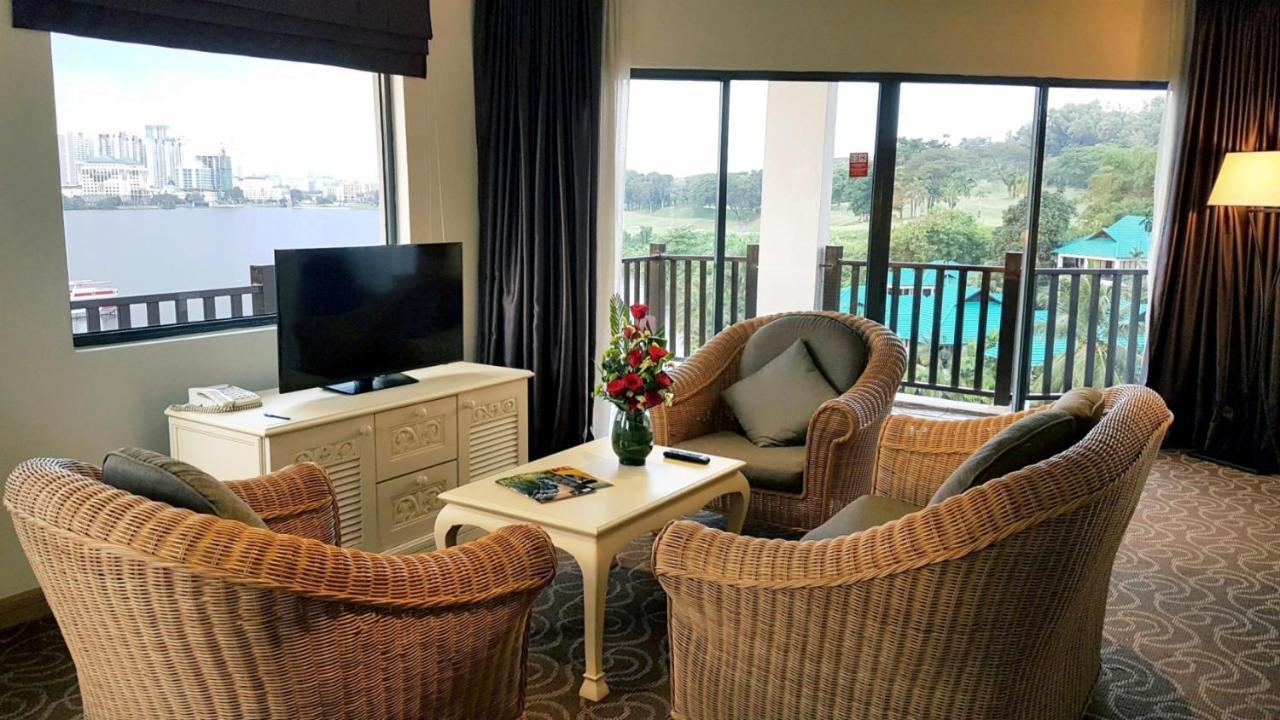 Mines Beach Resort Hotel Seri Kembangan Extérieur photo