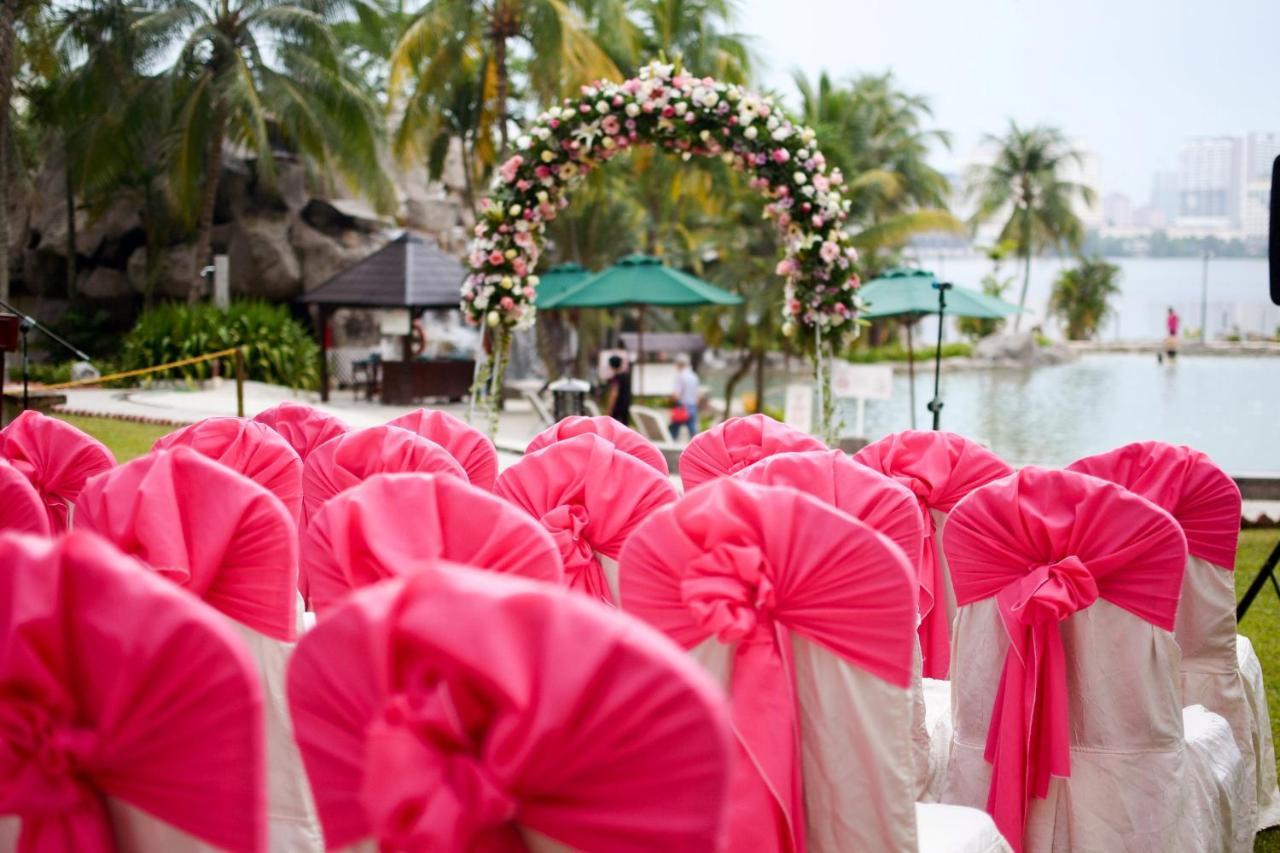 Mines Beach Resort Hotel Seri Kembangan Extérieur photo