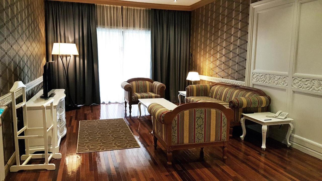 Mines Beach Resort Hotel Seri Kembangan Extérieur photo