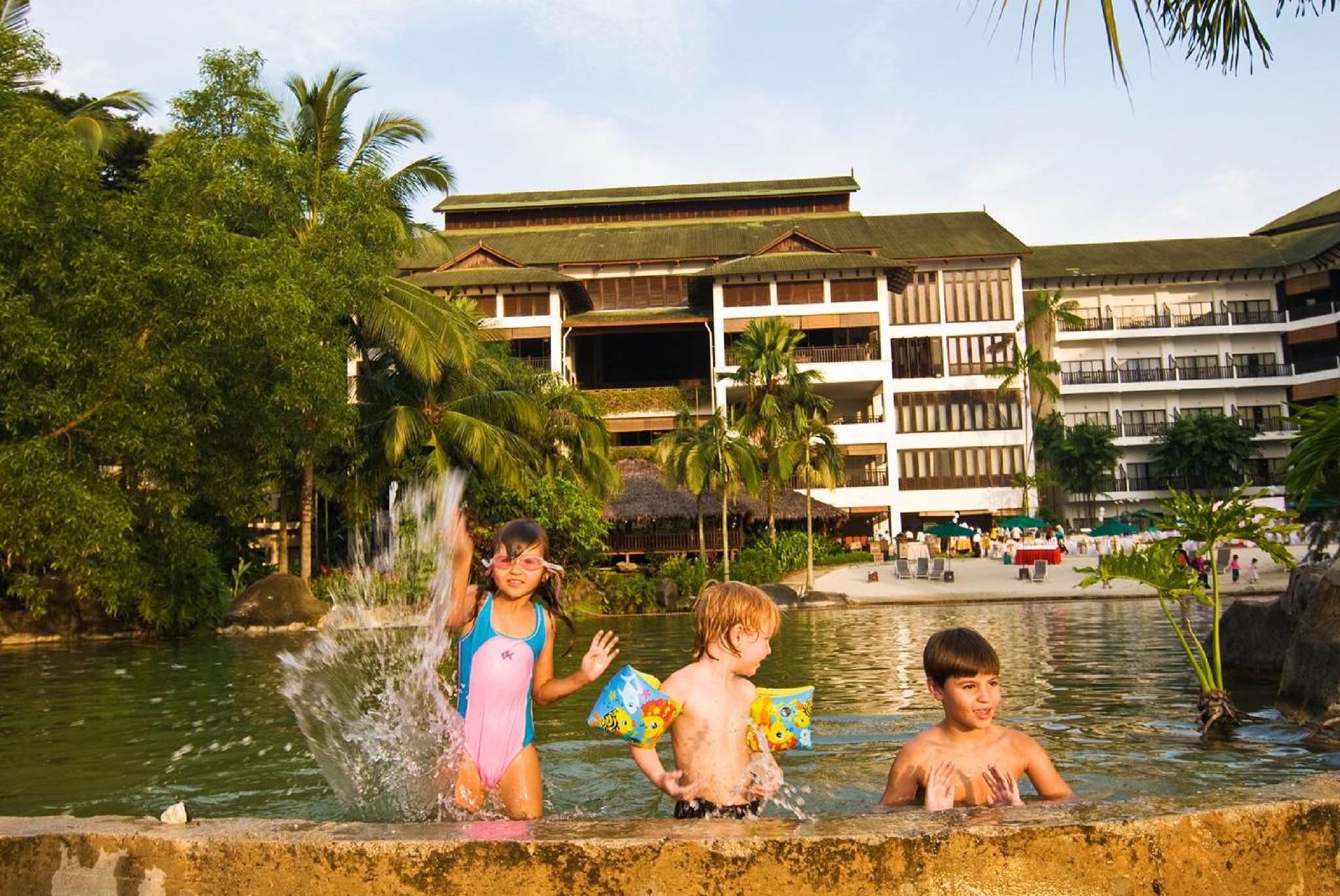 Mines Beach Resort Hotel Seri Kembangan Extérieur photo