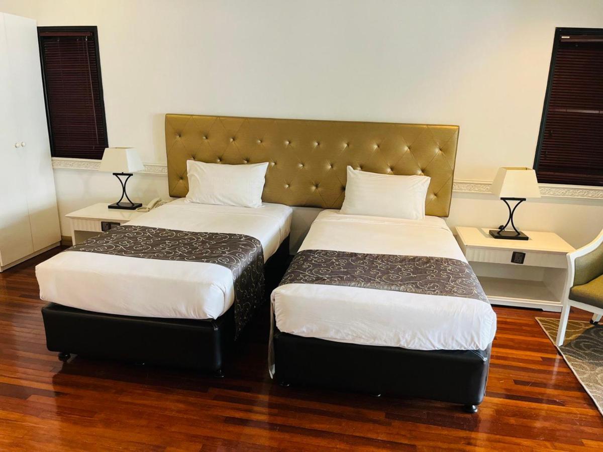 Mines Beach Resort Hotel Seri Kembangan Extérieur photo