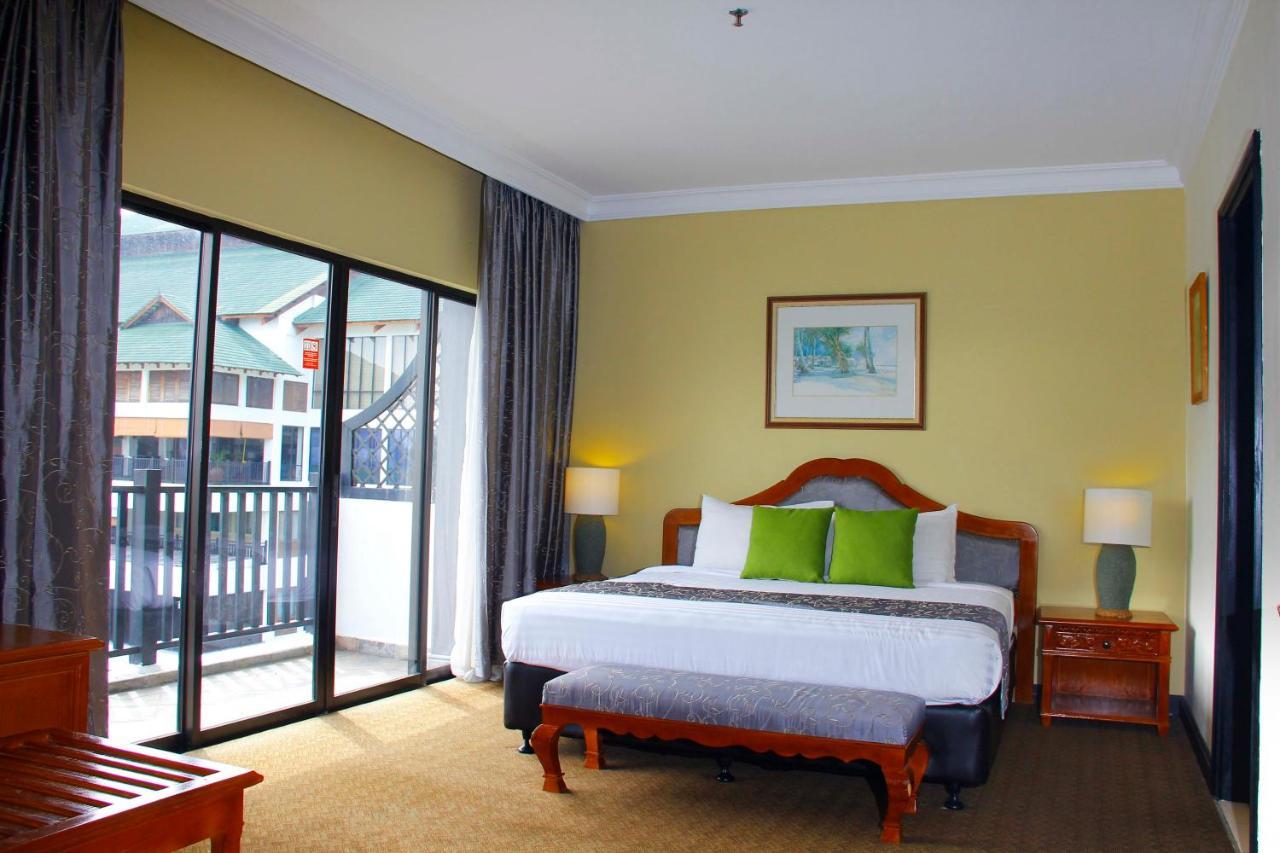 Mines Beach Resort Hotel Seri Kembangan Extérieur photo