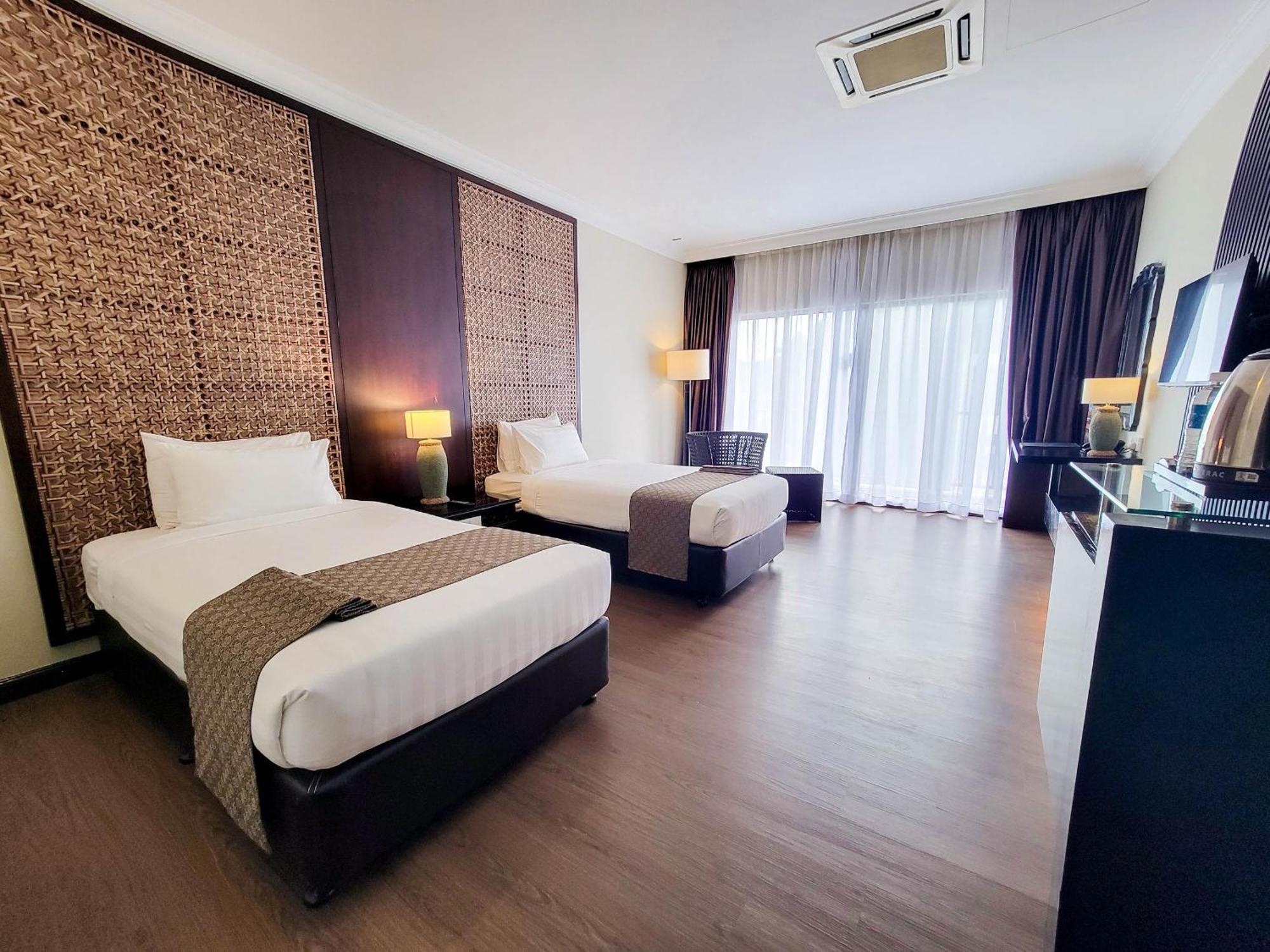 Mines Beach Resort Hotel Seri Kembangan Extérieur photo