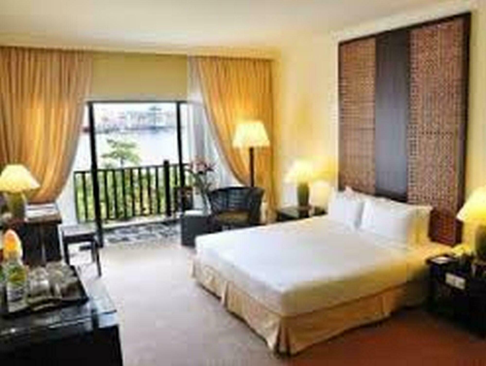 Mines Beach Resort Hotel Seri Kembangan Extérieur photo
